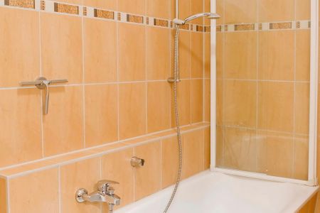Dünenschloss Dünenschloss 1-42 Kühlungsborn - Badezimmer mit Duschwanne