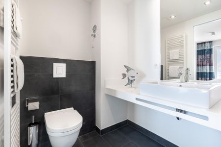 Apartmentanlage Meerblickvilla Apartmentanlage Meerblickvilla 1-11 Großenbrode - Badezimmer mit WC und Waschtisch