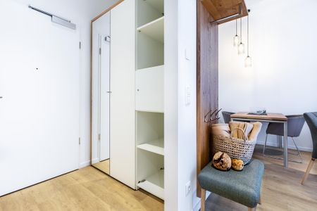 Ferienapartments am Krusespeicher Ferienapartments am Krusespeicher 1-06 Wismar - Wohn-/Essbereich mit Eingang