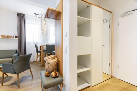 Ferienapartments am Krusespeicher Ferienapartments am Krusespeicher 1-09 Wismar - Wohn-/Essbereich mit Ablagemöglichkeit