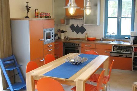 Dünenresidenz Glowe Dünenresidenz Glowe A 31 Rügen - Wohn-Essbereich mit Küchenzeile