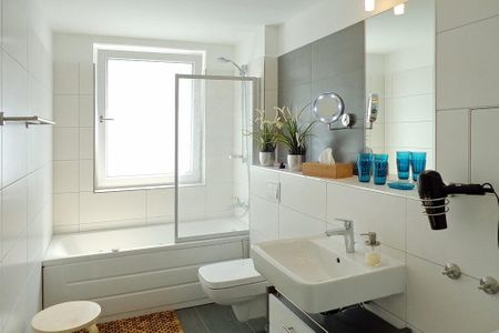 DünenResort Binz DünenResort Binz 111 Rügen - Badezimmer mit Duschwanne