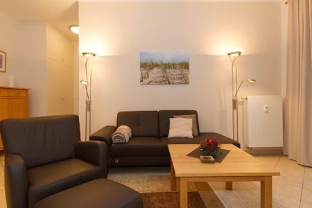 Dünenschloss Dünenschloss 1-03 Kühlungsborn - Wohn-Essbereich mit Couch