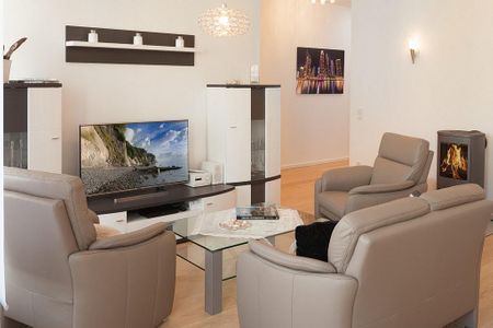DünenResort Binz DünenResort Binz 435 Rügen - Wohn-Essbereich mit Couch