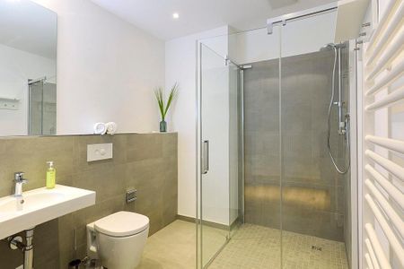 Aparthotel Anna Düne Aparthotel Anna Düne 1-15 Wangerooge - Badezimmer mit Dusche, WC und Waschtisch