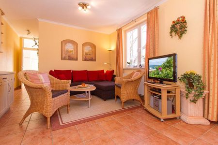 Dünenschloss Dünenschloss 1-33 Kühlungsborn - Wohn-Essbereich mit Couch