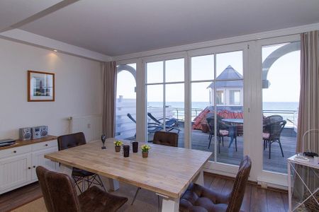 Meeresblick Meeresblick 224 Kühlungsborn - Wohn-Essbereich mit Esstisch und Sitzgelegenheit