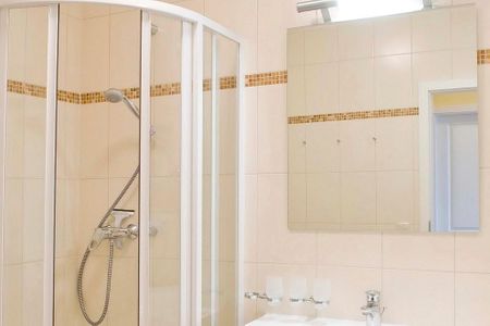 Urlaubsräume am Meer Urlaubsräume am Meer 4-9 Kühlungsborn - Badezimmer mit Dusche