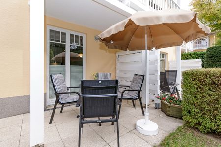 Dünenschloss Dünenschloss 4-02 Kühlungsborn - Terrasse mit Gartenmöbeln