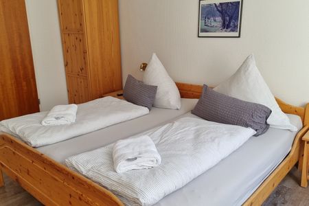Haus Borkumitte Appartement Möwensteert Haus Borkumitte - Schlafzimmer am Bad
