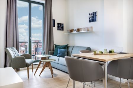 Krusespeicher Krusespeicher 6-72 Wismar - Wohn-Essbereich mit Couch