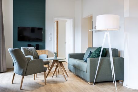 Krusespeicher Krusespeicher 4-55 Wismar - Wohn-Essbereich mit Couch