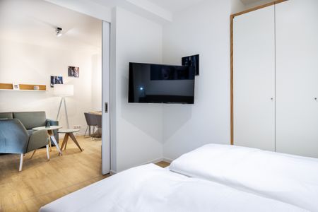 Krusespeicher Krusespeicher 5-61 Wismar - Schlafzimmer mit Doppelbett und Flatscreen TV - gbmv0-01 - Großenbrode
