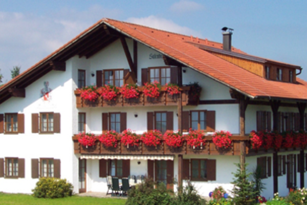 BIO-Bauernhof Salenberghof Ferienwohnung Bergsee Ferienwohnungen in Rieden am Forggensee - Hauptansicht