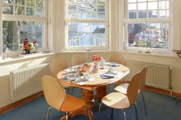 Wohnzimmer Villa Drei Rosen Ferienwohnung 2