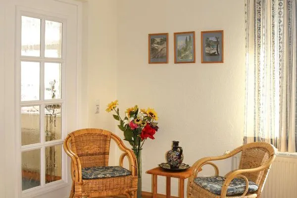 Wohnzimmer Villa Drei Rosen Ferienwohnung 2