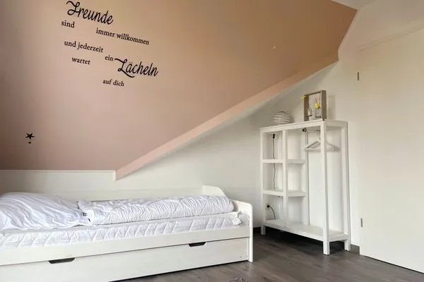 Schlafzimmer mit zwei Einzelbetten  Hafenstrasse 34 - Wohnung 8