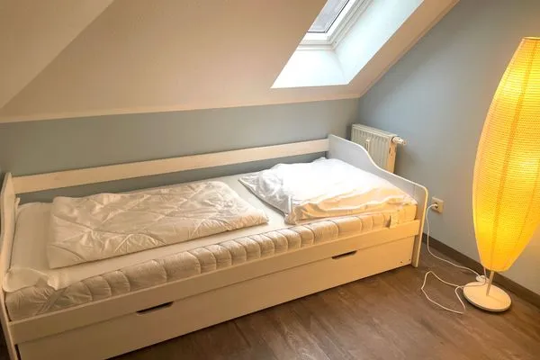 Schlafzimmer mit zwei Einzelbetten  Hafenstrasse 34 - Wohnung 8