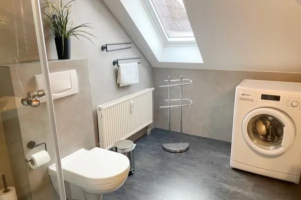 Badezimmer mit Dusche  Hafenstrasse 34 - Wohnung 8