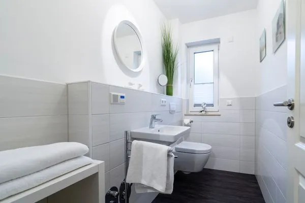 Gäste-WC  Ferienwohnung "Strandhaus Möwenberg App. 11"