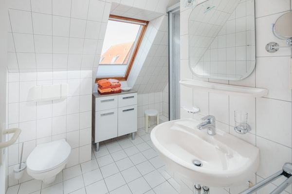  Haus Dwarslooper - Wohnung Lüntje Norderney - Badezimmer