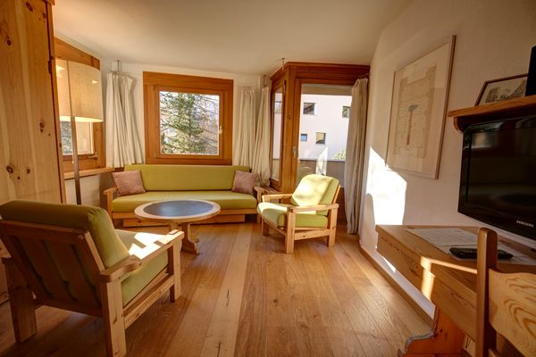 Chesa Munteratsch 2-Zimmerwohnung 408 Typ F Silvaplana - Living room