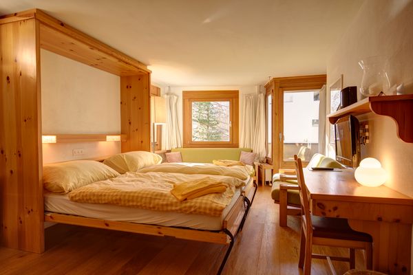 Chesa Munteratsch 2-Zimmerwohnung 408 Typ F Silvaplana - Living room