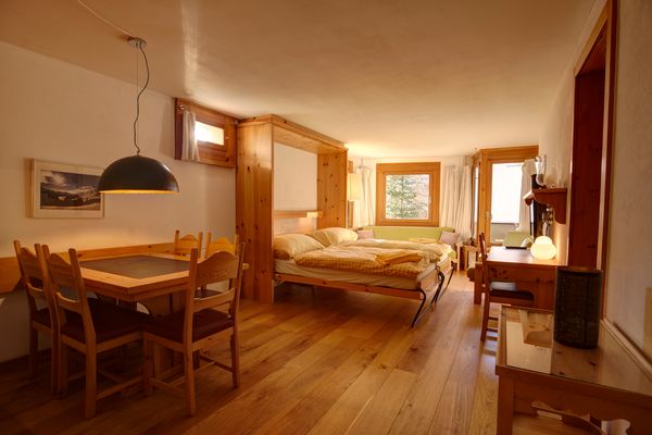 Chesa Munteratsch 2-Zimmerwohnung 408 Typ F Silvaplana - Living room