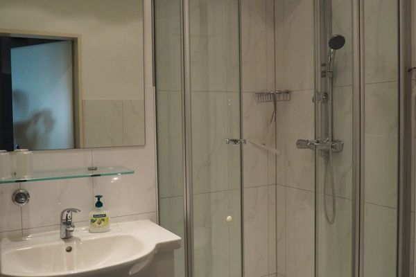 Haus Kalfamer Ferienwohnung 14  - Badezimmer