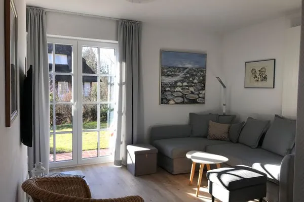 Wohnzimmer der Ferienwohnung Reethuk in Norddorf auf Amrum Haus Pesel Ferienwohnung *Reethuk*