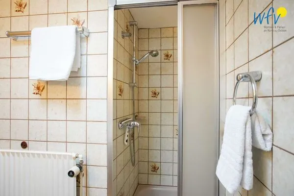 Badezimmer Haus Bonhuis Ferienwohnung Leuchtturmblick