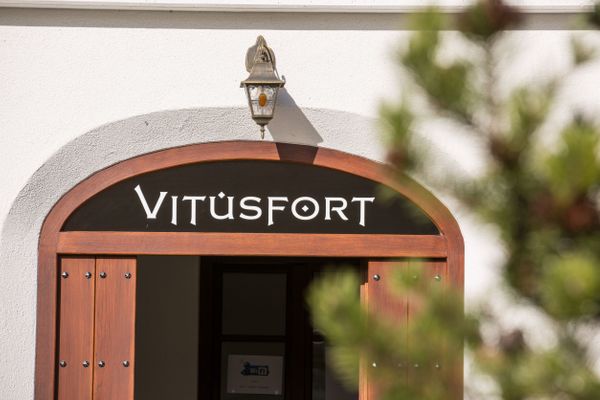 Vitusfort Doppelzimmer Edinburgh Ferienwohnungen in Hopfen am See - Fassade / Eingang