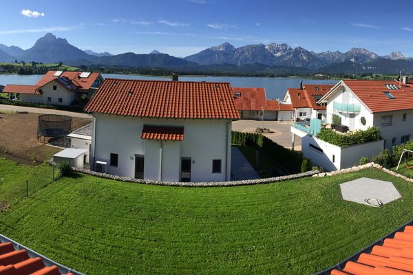  Ferienhaus Luca Ferienwohnungen in Hopfen am See - Gartenblick