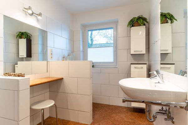  Whg. Seeschwalbe Haus Sonnenwinkel Böhl - Badezimmer