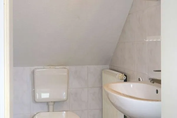 Gäste-WC Villa Drei Rosen Ferienwohnung 4