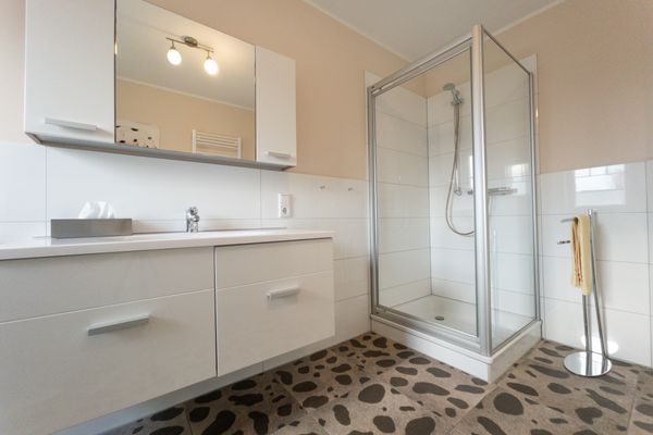 Haus am Reitplatz Haus am Reitplatz 3er Schmallenberg - Badezimmer DG Haus am Reitplatz 3er