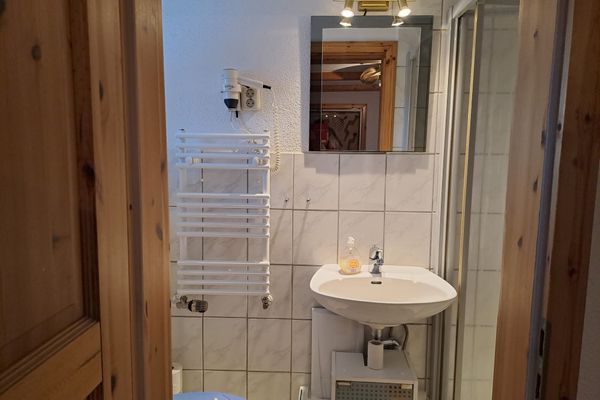  Koje Born - Badezimmer