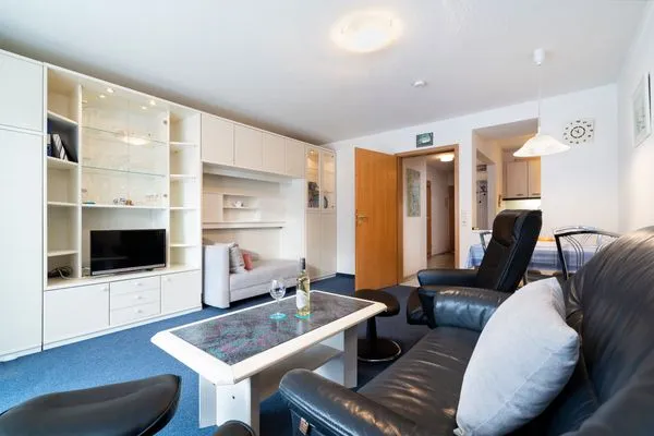 Wohnzimmer, Fernseher, Couch, Sofa, Esstisch, Sitzecke Gorch-Fock-Park Ferienwohnung "App. 3"