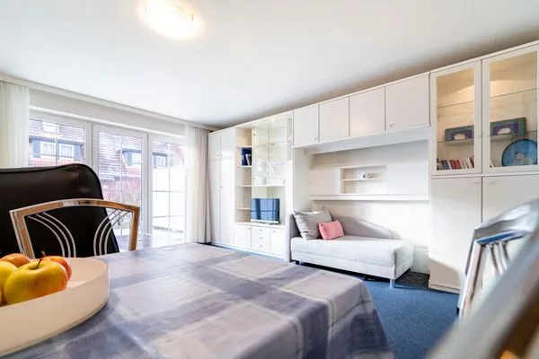 Wohnzimmer, Fernseher, Couch, Sofa, Esstisch, Sitzecke Gorch-Fock-Park Ferienwohnung "App. 3"