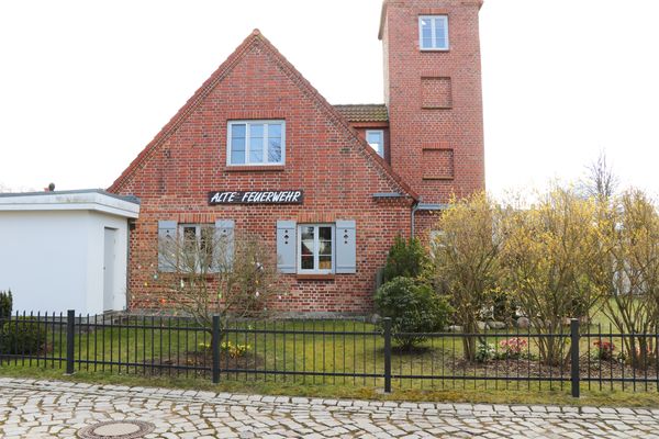 FERIENHÄUSER Alte Feuerwehr, "Große Wohnung" Ostseebad Wustrow - 