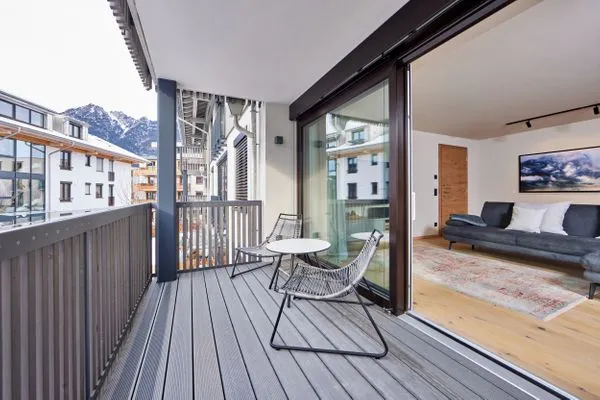 Balcony  Wax-N-Stein