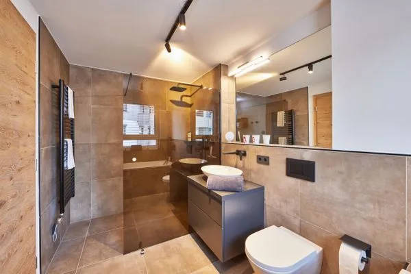 Bathroom  Wax-N-Stein