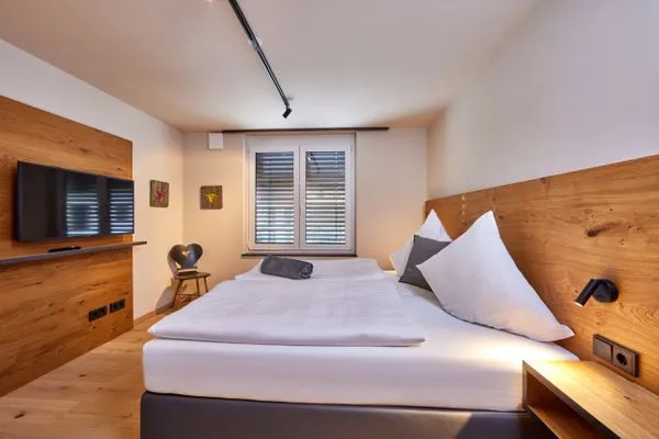 Bedroom  Wax-N-Stein