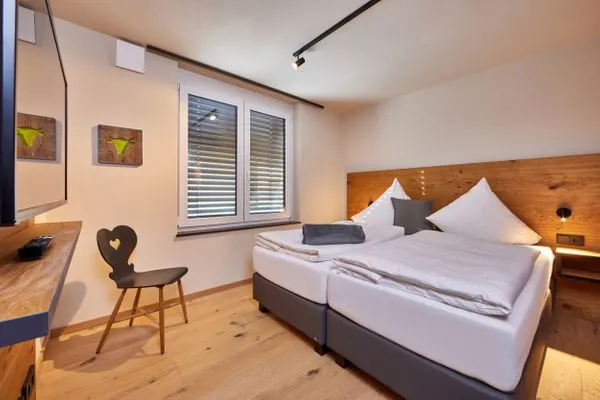 Bedroom  Wax-N-Stein