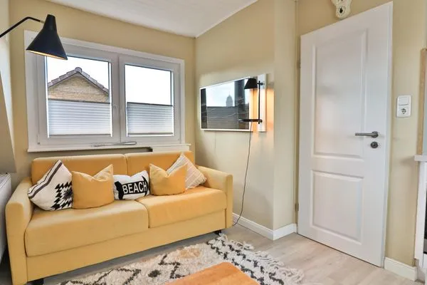   Langeooger Viermaster - Gelbes Segel