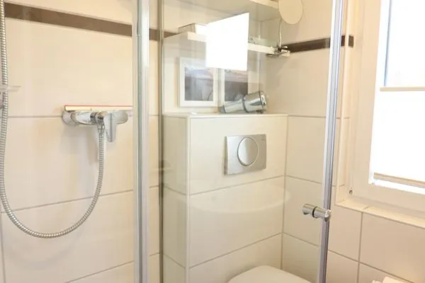   Langeooger Viermaster - Gelbes Segel