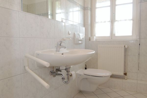 Achtern Diek Haus 1a Zingst - Badezimmer