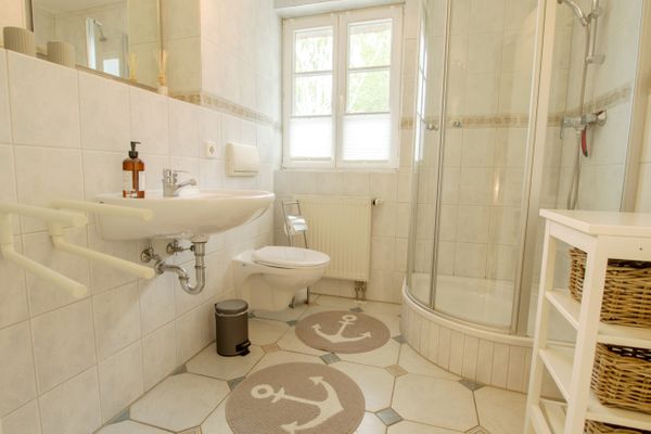 Achtern Diek Haus 2c Zingst - Badezimmer
