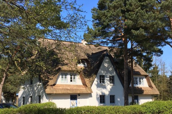 Achtern Diek Haus 6 Wohnung 2 Zingst - Fassade / Eingang