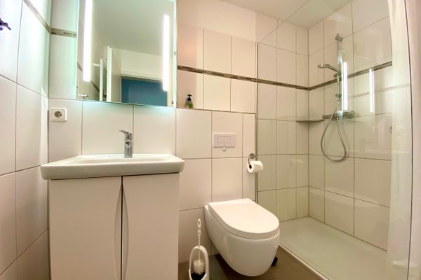 Achtern Diek Haus 8 Wohnung 3 Zingst - Badezimmer